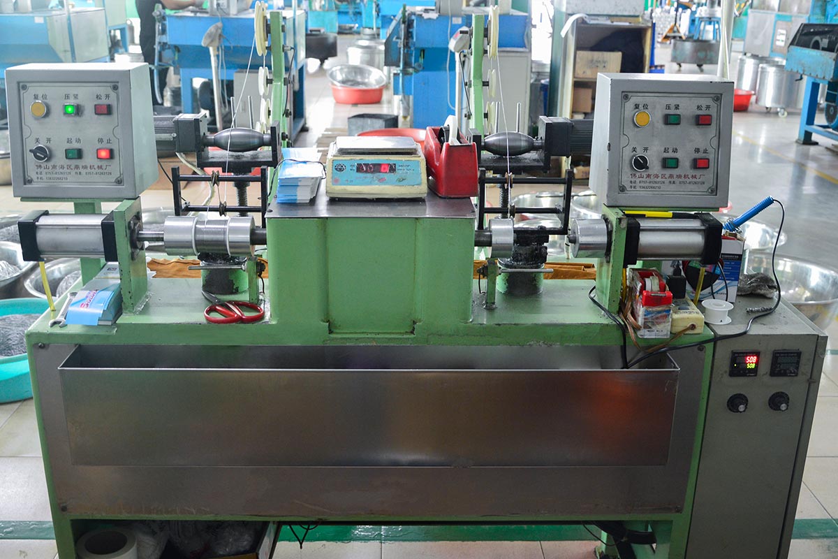 卷線(xiàn)機(jī).jpg 卷線(xiàn)機(jī).jpg